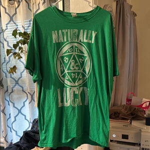 🏷️CLEARANCE🏷️ Dungeons & Dragons Green Crew Neck Tee